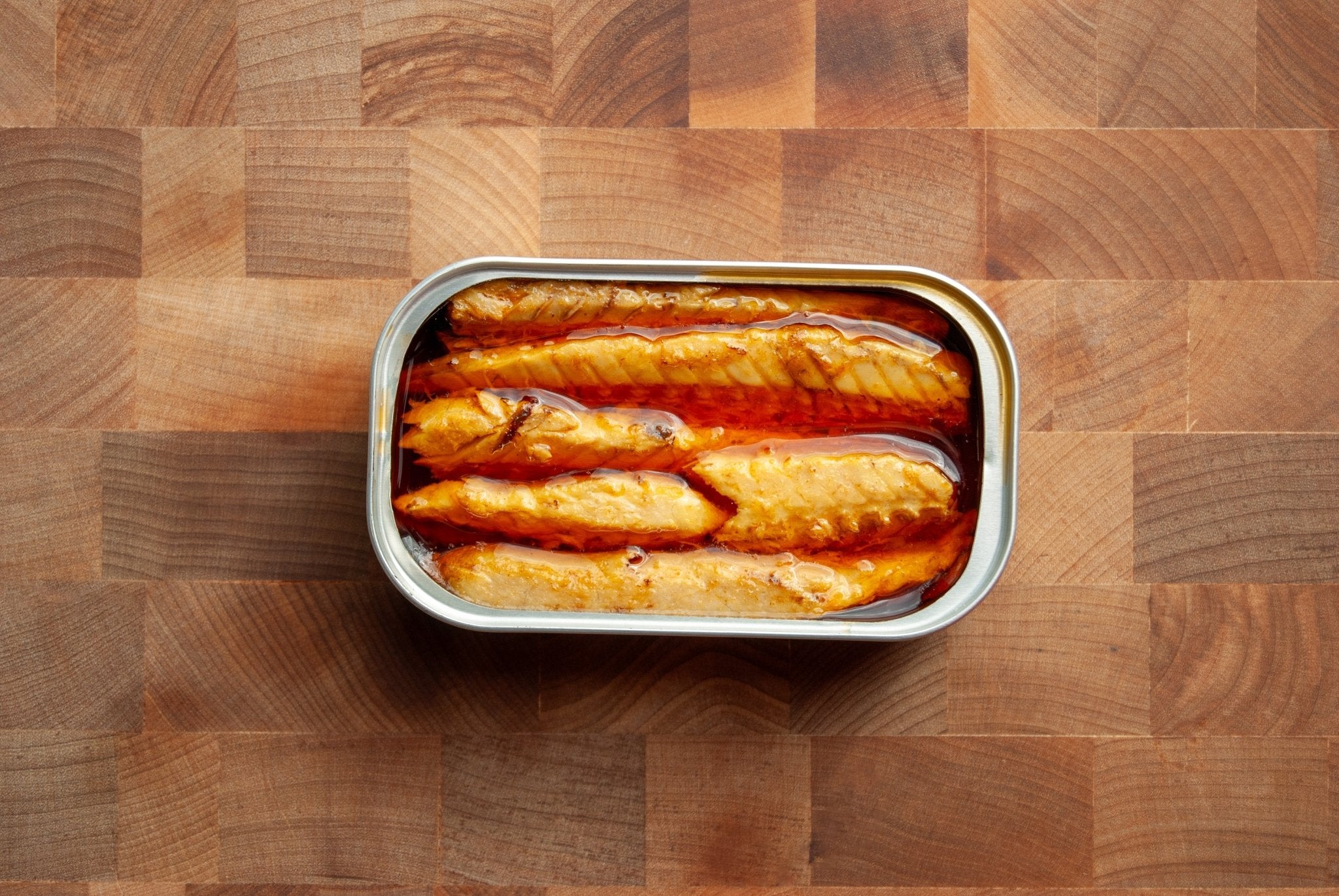La Curiosa - Mackerel Fillets w/ Curry & Piri Piri - FishNook Tinned Seafood Co.