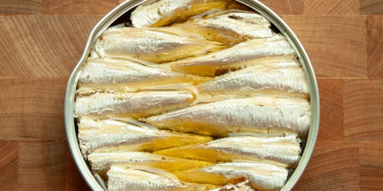 La Curiosa sardines in olive oil texture close-up