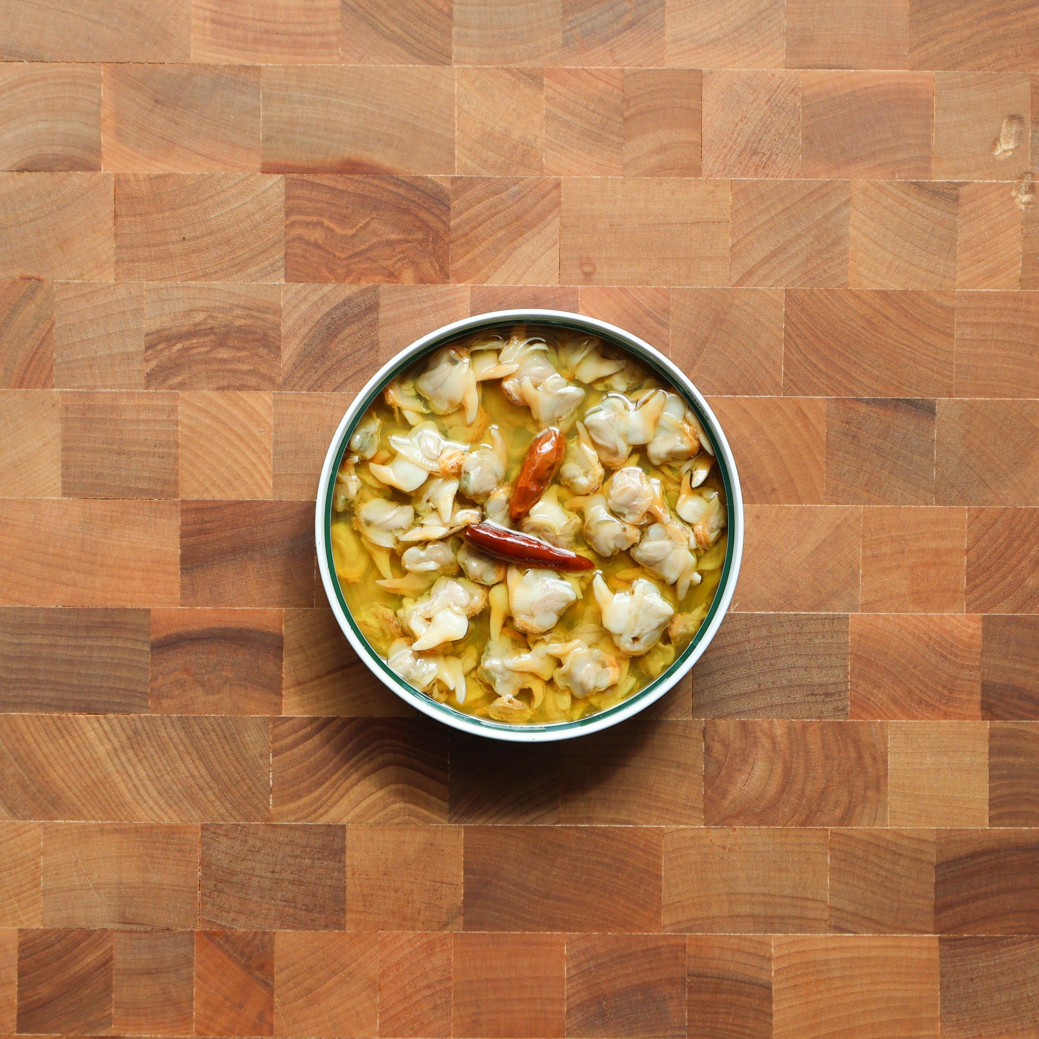 La Curiosa - Cockles in Olive Oil w/ Garlic & Chili - FishNook Tinned Seafood Co.